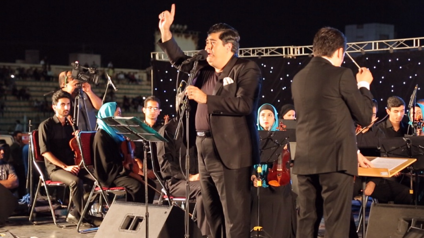 سازهای ارکستر فرهنگ و هنر مرکز آموزش علمی کاربردی واحد ۴۶ در اهواز همنوا شدند