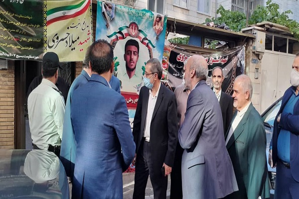 رئیس دانشگاه جامع علمی کاربردی با خانواده دانشجوی شهید مدافع وطن «میلاد خسروی» دیدار کرد