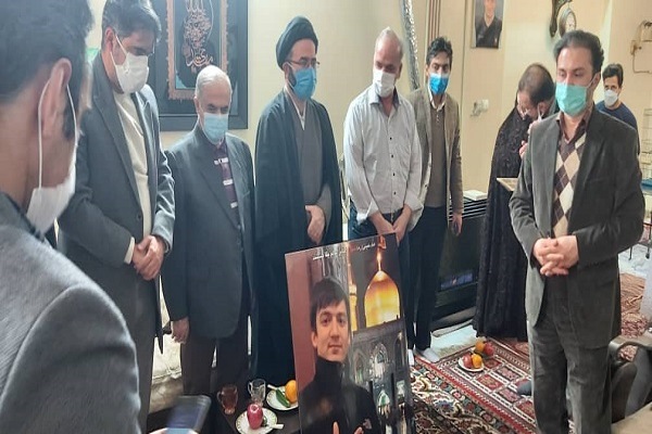 دیدار مسئولین دانشگاه جامع علمی کاربردی با خانواده دانشجوی شهید آتش نشان