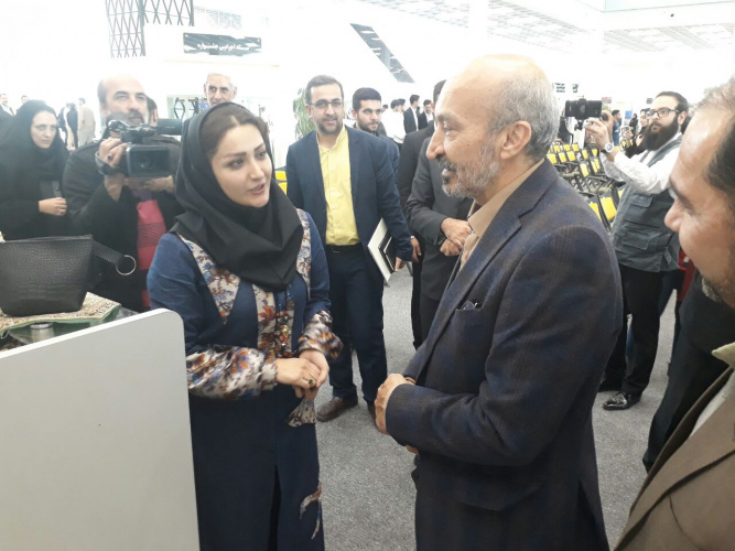 منزلت اجتماعی و حرفه ای خود را مدیون تحصیل در دانشگاه جامع علمی کاربردی هستم