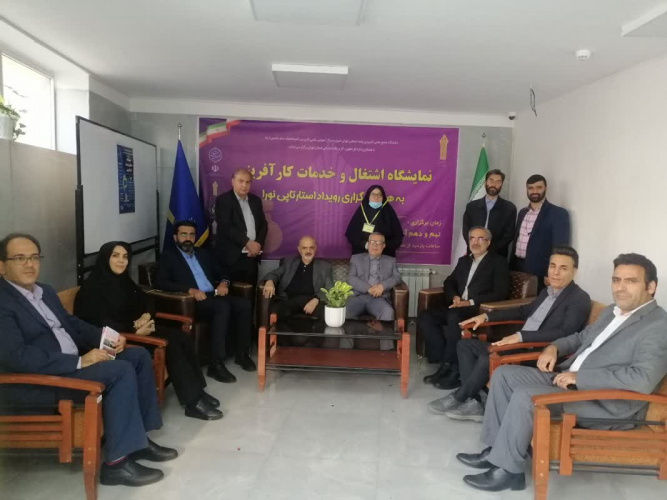 حمایت رئیس دانشگاه جامع علمی کاربردی استان تهران غرب از ایدههای نوآورانه دانشجویان