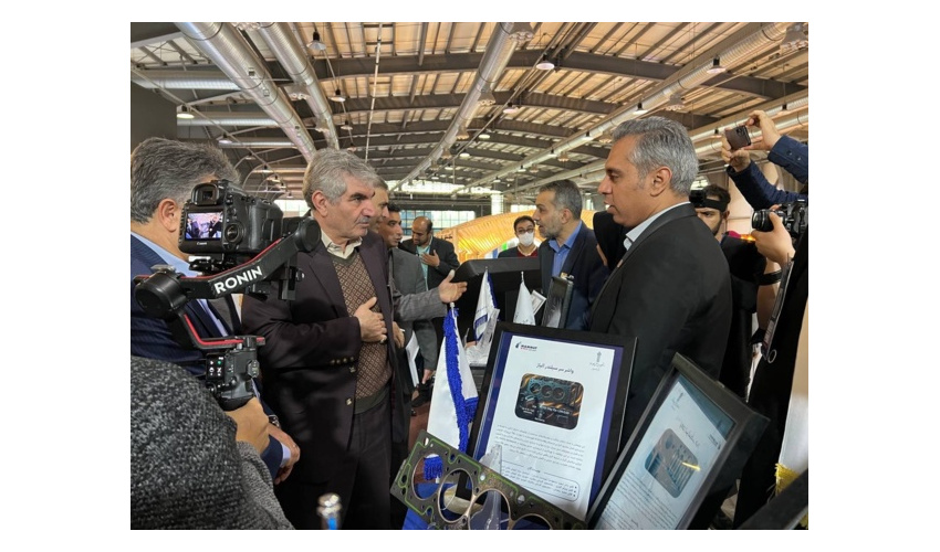 بازدید رییس دانشگاه جامع علمی کاربردی از دستاوردهای دانشگاه در بیست و ششمین نمایشگاه هفته پژوهش و فناوری