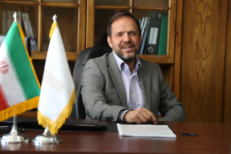 مراکز آموزشی جوار صنعت، پل ارتباطی مؤثری بین دانشگاه و بازار کار هستند