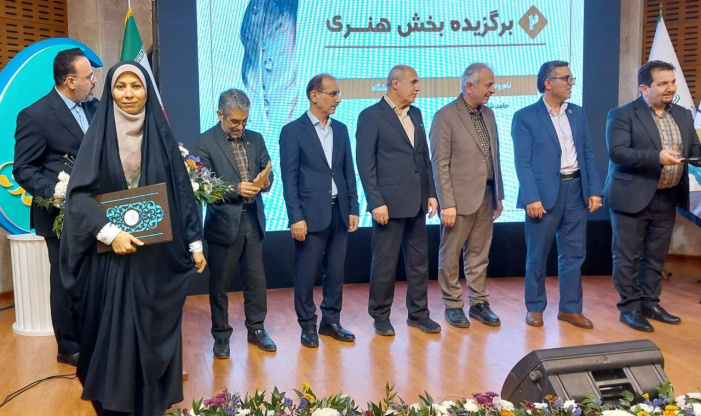 دانشجوی دانشگاه جامع علمی کاربردی برگزیده کشوری رشته نقاشی در جشنواره ملی شهید آوینی