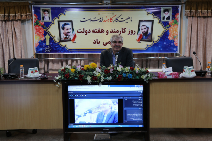 تقدیر رییس دانشگاه جامع علمی کاربردی از اهتمام و تلاش کارکنان دانشگاه در روز کارمند